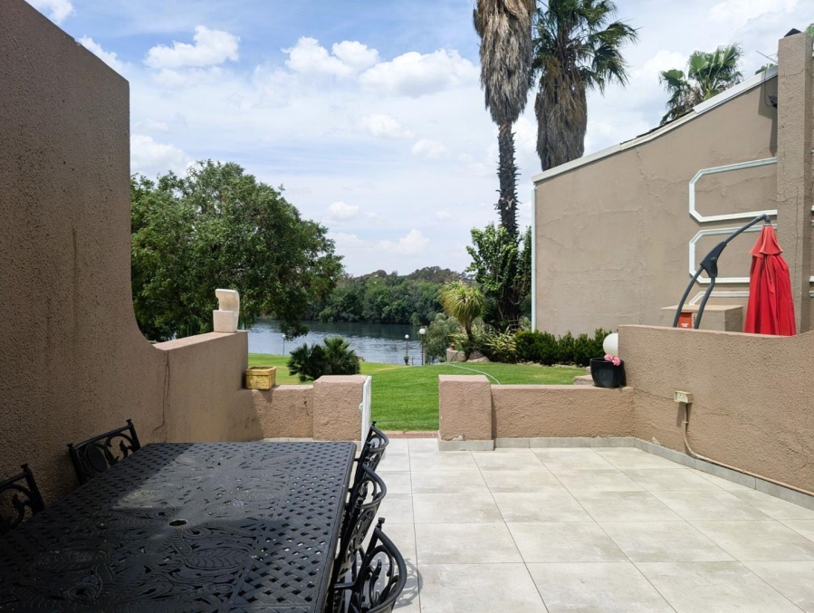 3 Bedroom Property for Sale in Peacehaven Gauteng