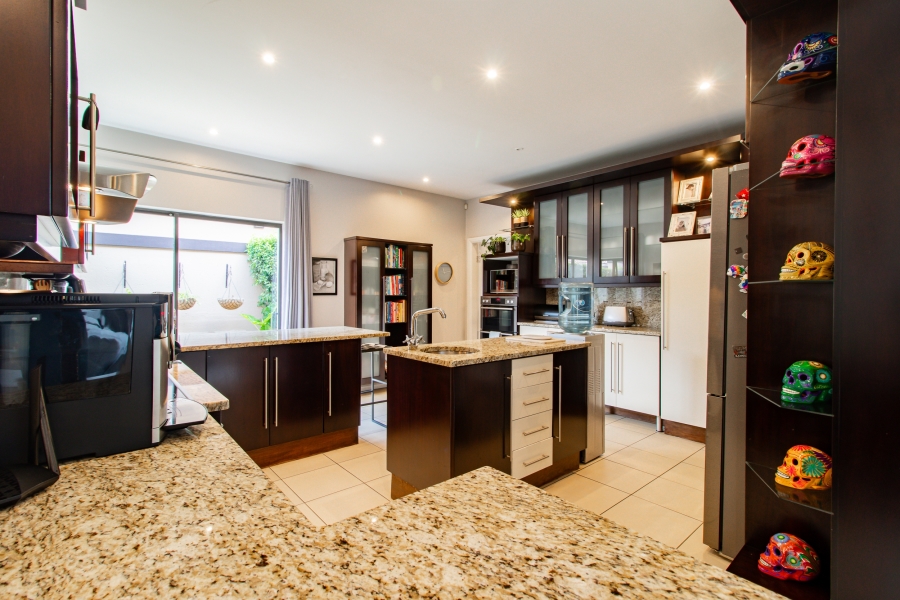 5 Bedroom Property for Sale in Bedfordview Gauteng
