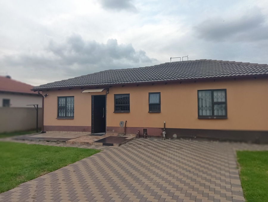 3 Bedroom Property for Sale in Windmill Park Gauteng