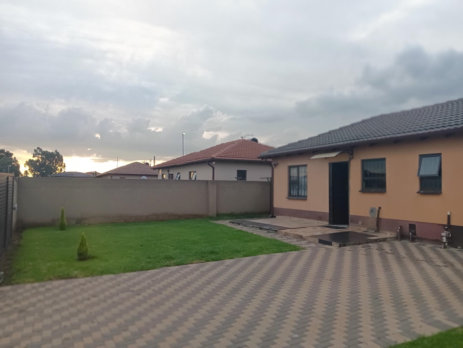 3 Bedroom Property for Sale in Windmill Park Gauteng