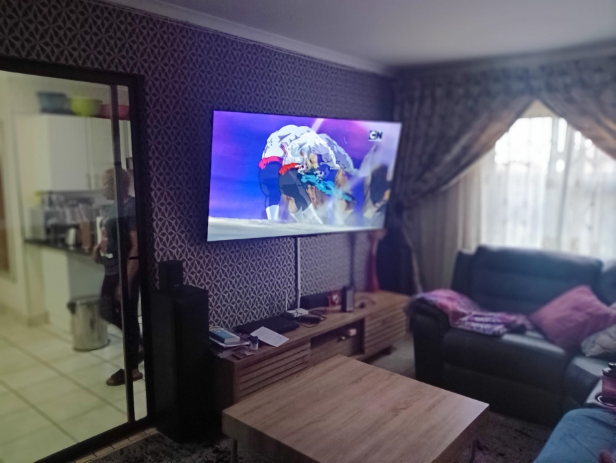 3 Bedroom Property for Sale in Windmill Park Gauteng