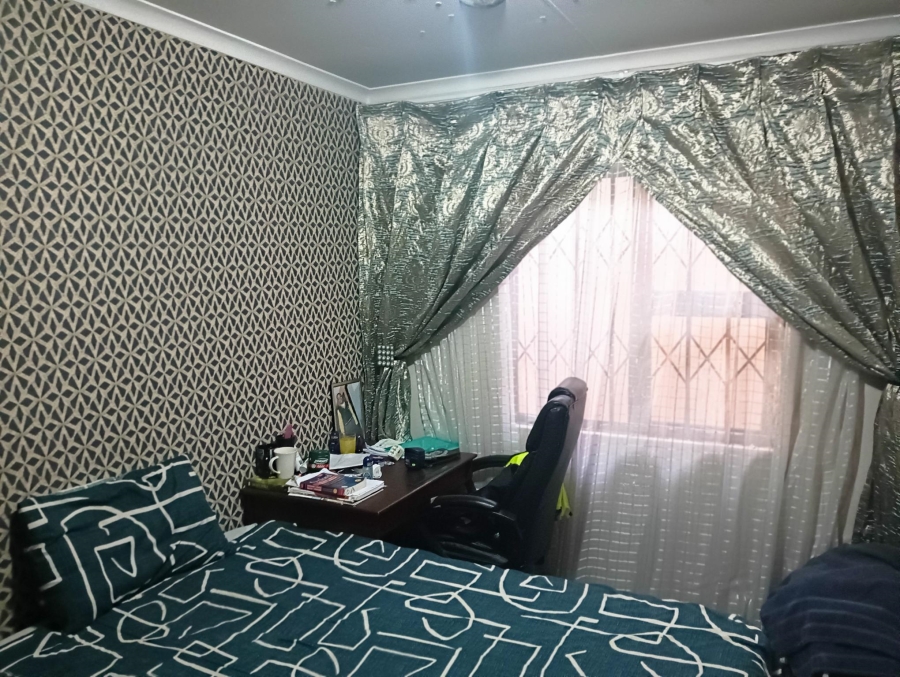 3 Bedroom Property for Sale in Windmill Park Gauteng