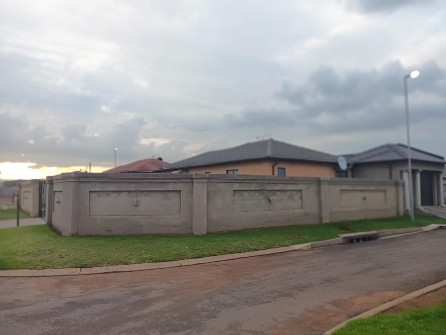 3 Bedroom Property for Sale in Windmill Park Gauteng