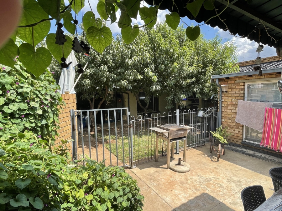 3 Bedroom Property for Sale in Dalpark Proper Gauteng