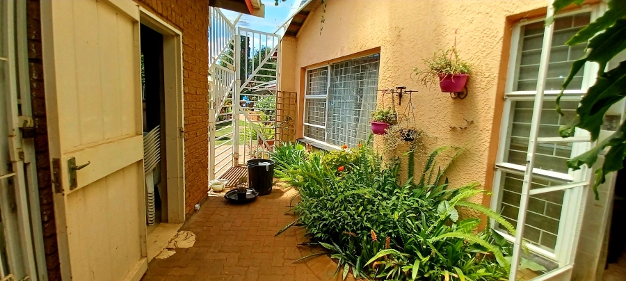 4 Bedroom Property for Sale in Kenleaf Gauteng