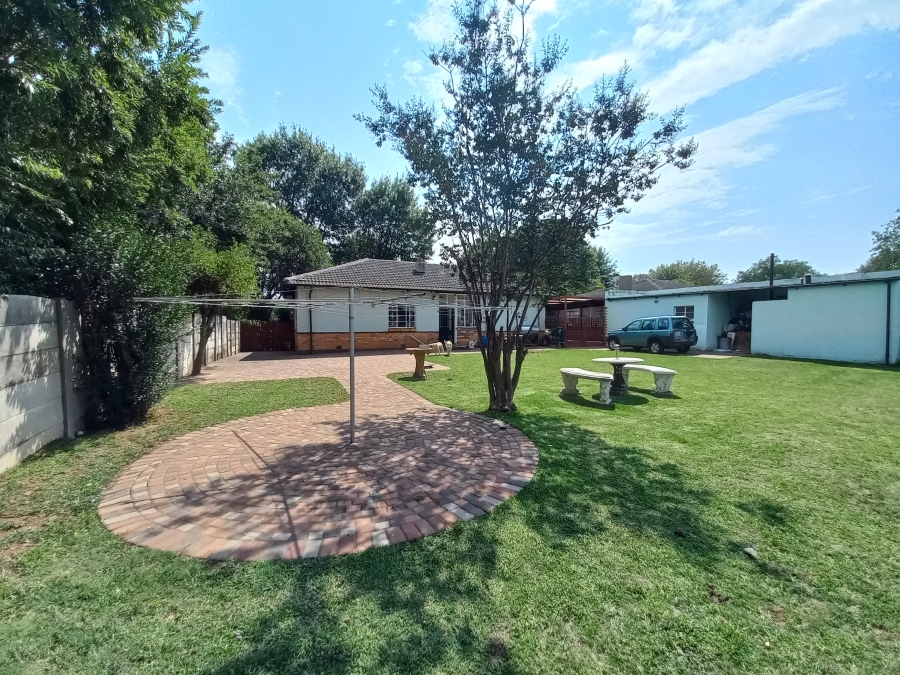 3 Bedroom Property for Sale in Selection Park Gauteng