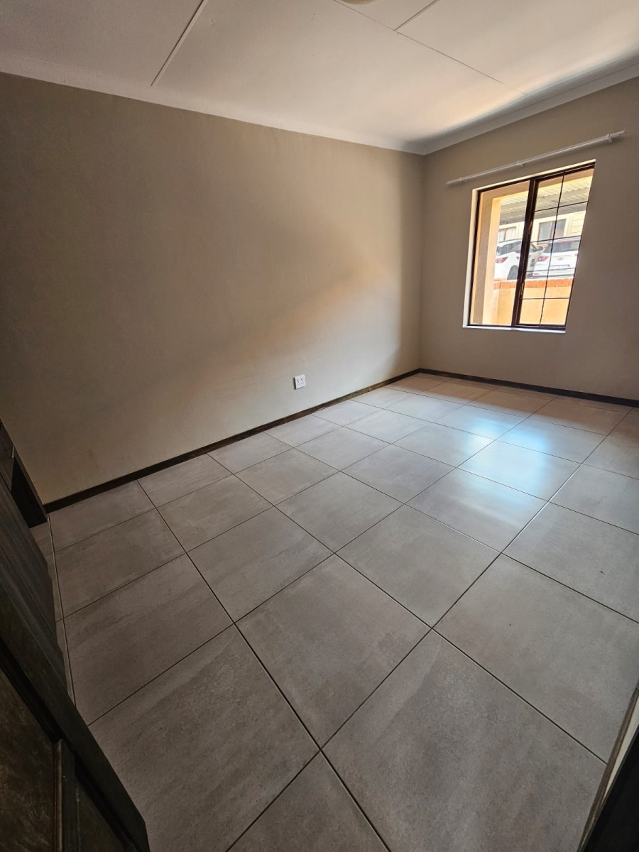1 Bedroom Property for Sale in Kenleaf Gauteng