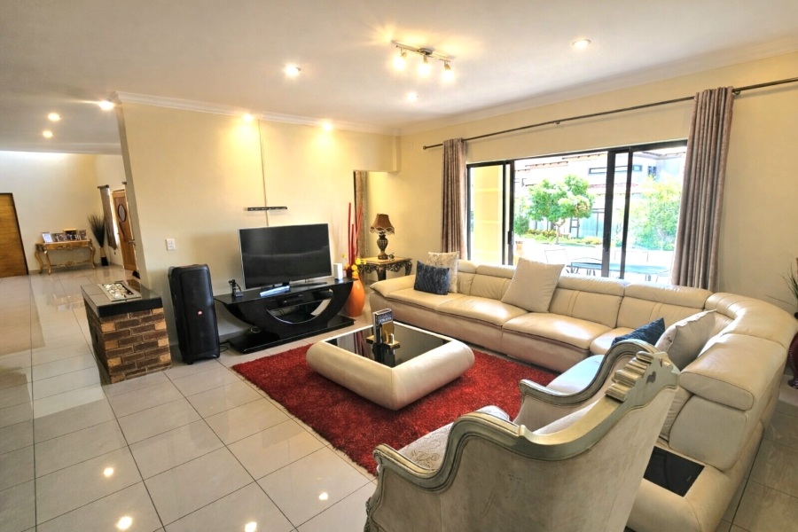 5 Bedroom Property for Sale in Blue Valley Golf Estate Gauteng