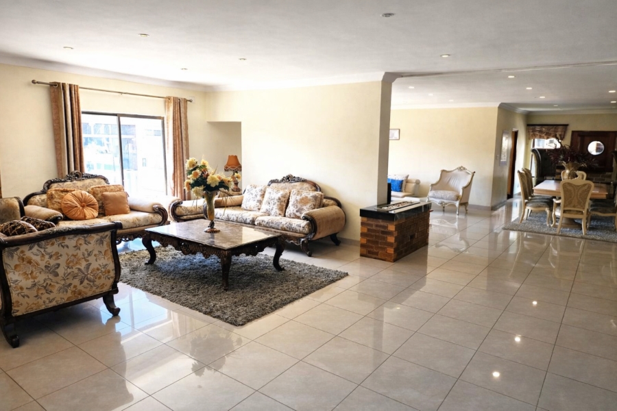 5 Bedroom Property for Sale in Blue Valley Golf Estate Gauteng