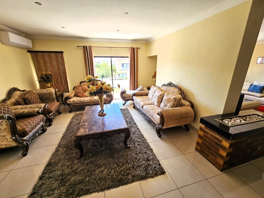 5 Bedroom Property for Sale in Blue Valley Golf Estate Gauteng