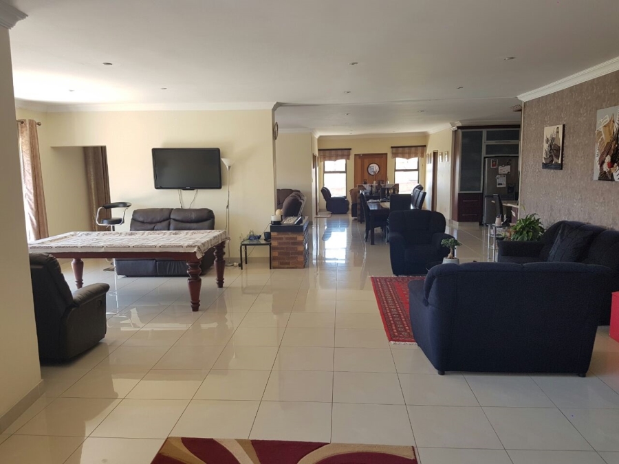 5 Bedroom Property for Sale in Blue Valley Golf Estate Gauteng