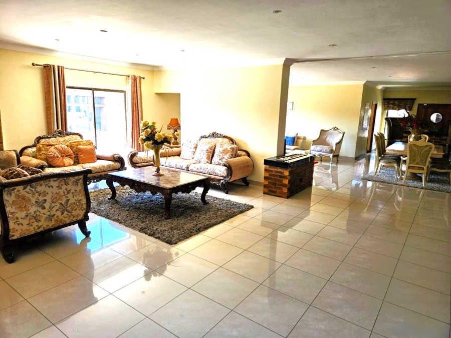 5 Bedroom Property for Sale in Blue Valley Golf Estate Gauteng