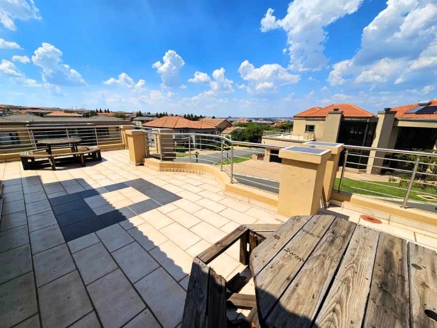 5 Bedroom Property for Sale in Blue Valley Golf Estate Gauteng
