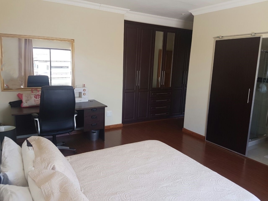 5 Bedroom Property for Sale in Blue Valley Golf Estate Gauteng