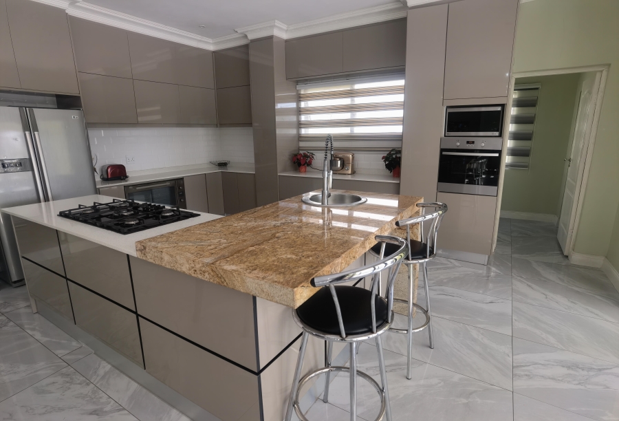 6 Bedroom Property for Sale in Blue Valley Golf Estate Gauteng