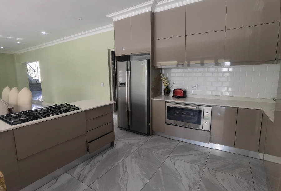 6 Bedroom Property for Sale in Blue Valley Golf Estate Gauteng