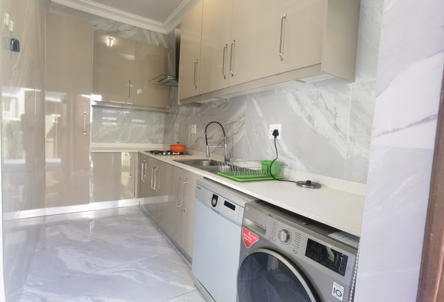 6 Bedroom Property for Sale in Blue Valley Golf Estate Gauteng