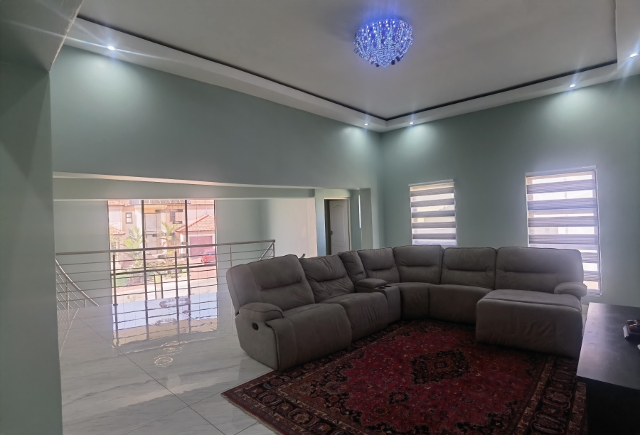 6 Bedroom Property for Sale in Blue Valley Golf Estate Gauteng