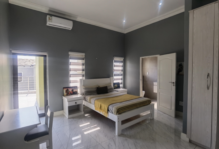 6 Bedroom Property for Sale in Blue Valley Golf Estate Gauteng