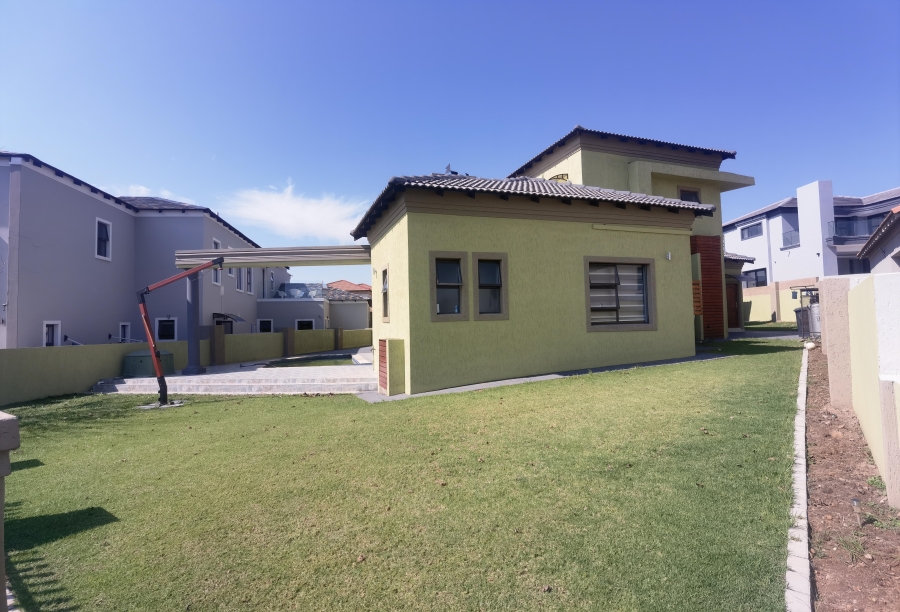 6 Bedroom Property for Sale in Blue Valley Golf Estate Gauteng