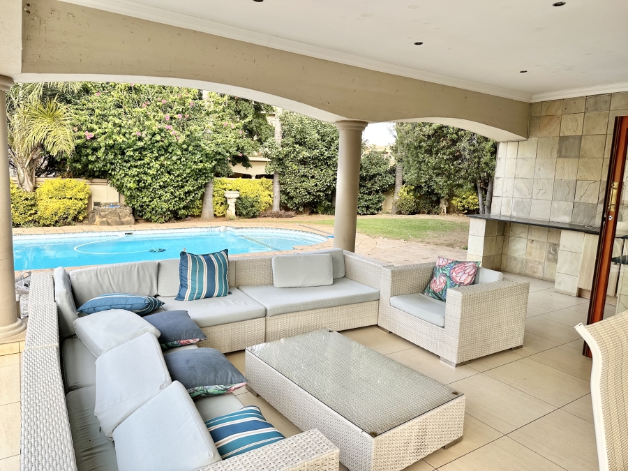 6 Bedroom Property for Sale in Blue Valley Golf Estate Gauteng