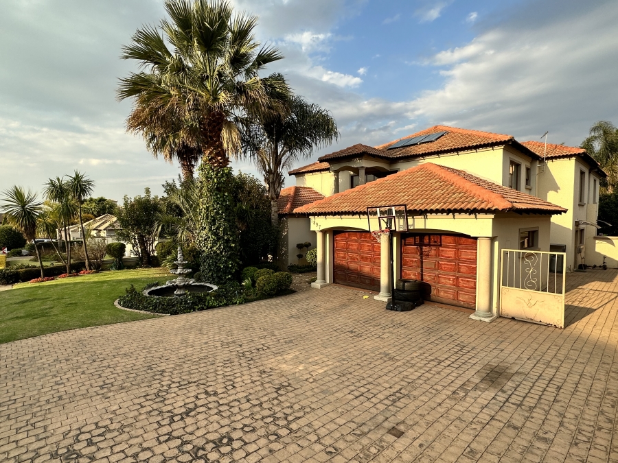 6 Bedroom Property for Sale in Blue Valley Golf Estate Gauteng