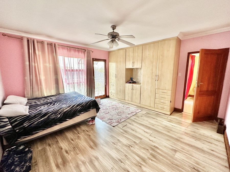 6 Bedroom Property for Sale in Blue Valley Golf Estate Gauteng