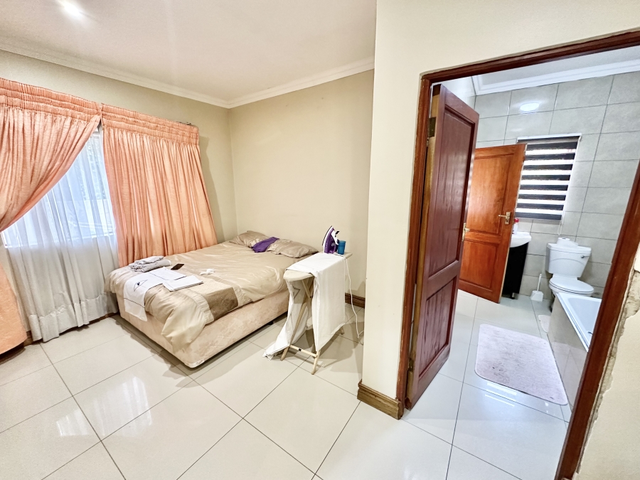 6 Bedroom Property for Sale in Blue Valley Golf Estate Gauteng