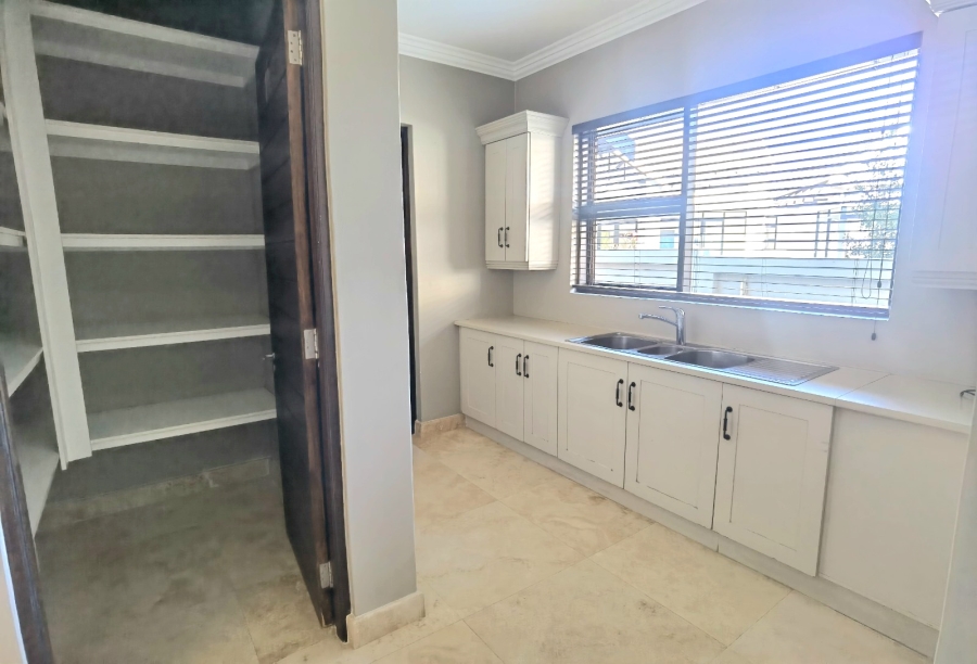 4 Bedroom Property for Sale in Copperleaf Estate Gauteng