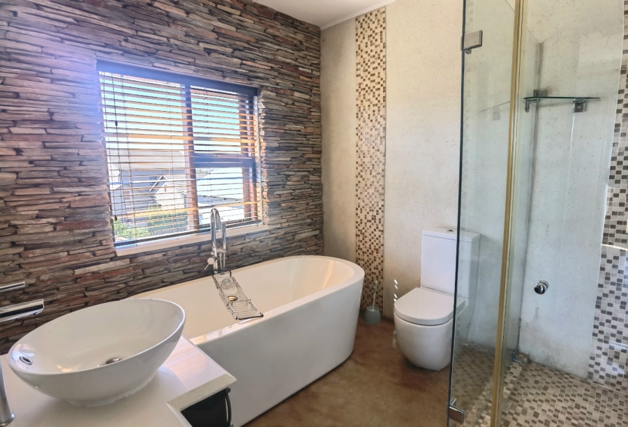 4 Bedroom Property for Sale in Copperleaf Estate Gauteng