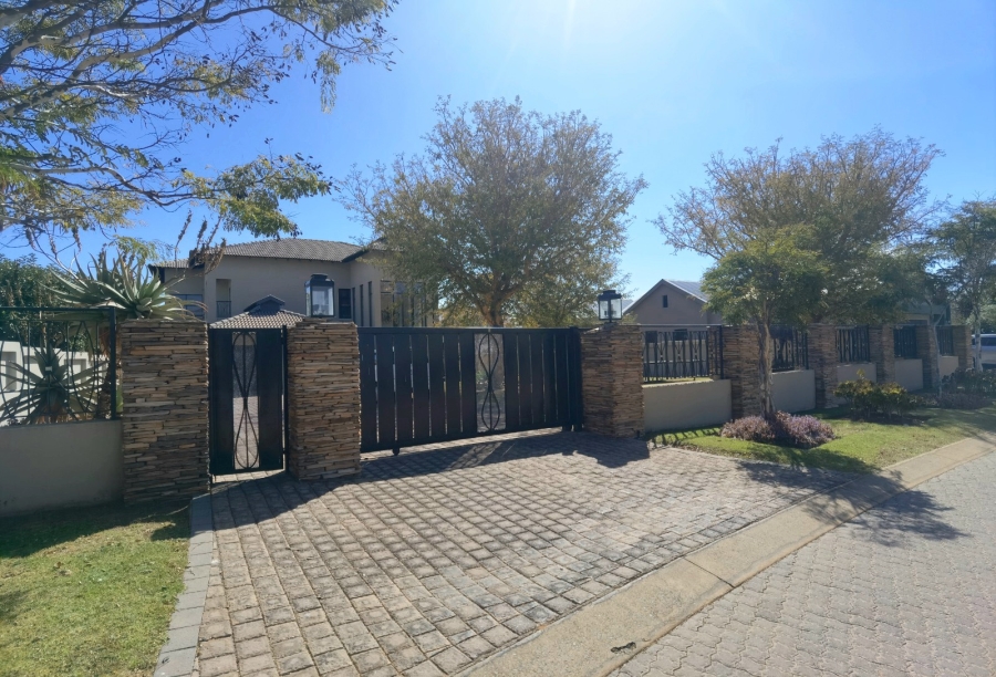4 Bedroom Property for Sale in Copperleaf Estate Gauteng