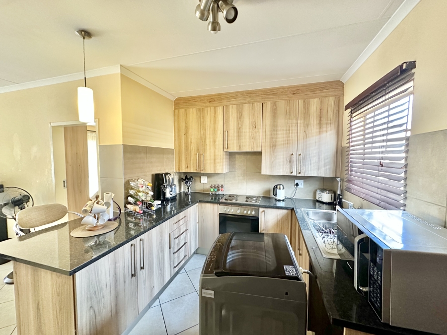 3 Bedroom Property for Sale in Monavoni Gauteng