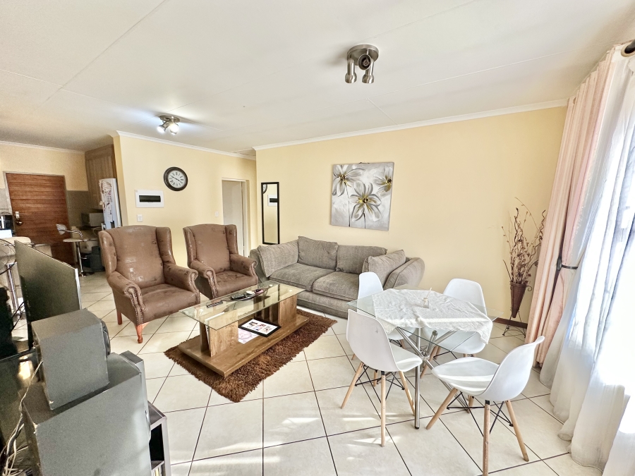 3 Bedroom Property for Sale in Monavoni Gauteng