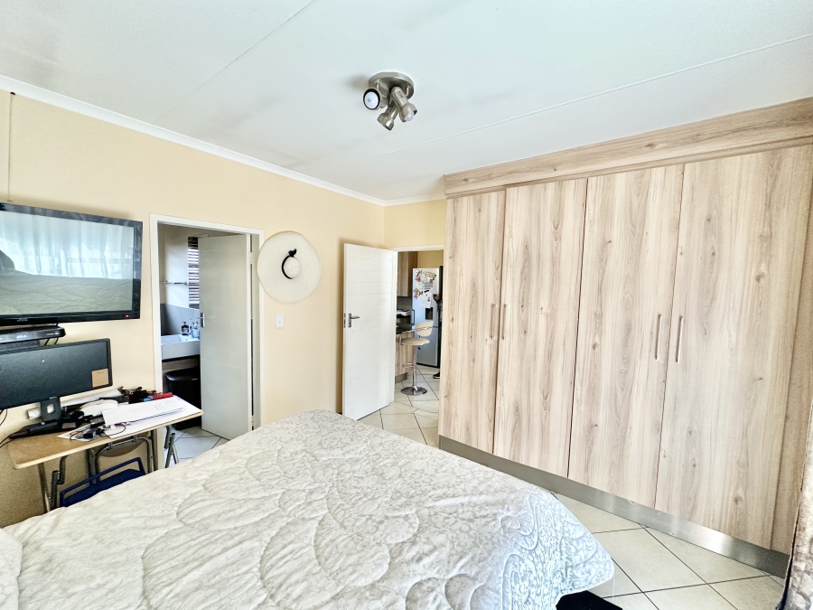 3 Bedroom Property for Sale in Monavoni Gauteng