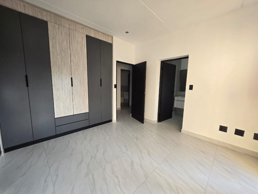 To Let 2 Bedroom Property for Rent in Bryanston Gauteng