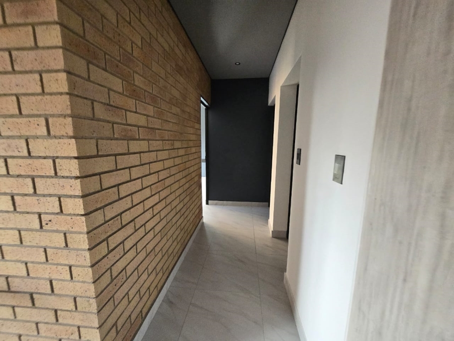 To Let 2 Bedroom Property for Rent in Bryanston Gauteng