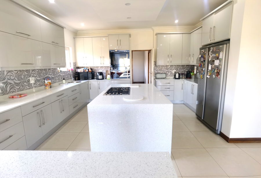 4 Bedroom Property for Sale in Blue Valley Golf Estate Gauteng