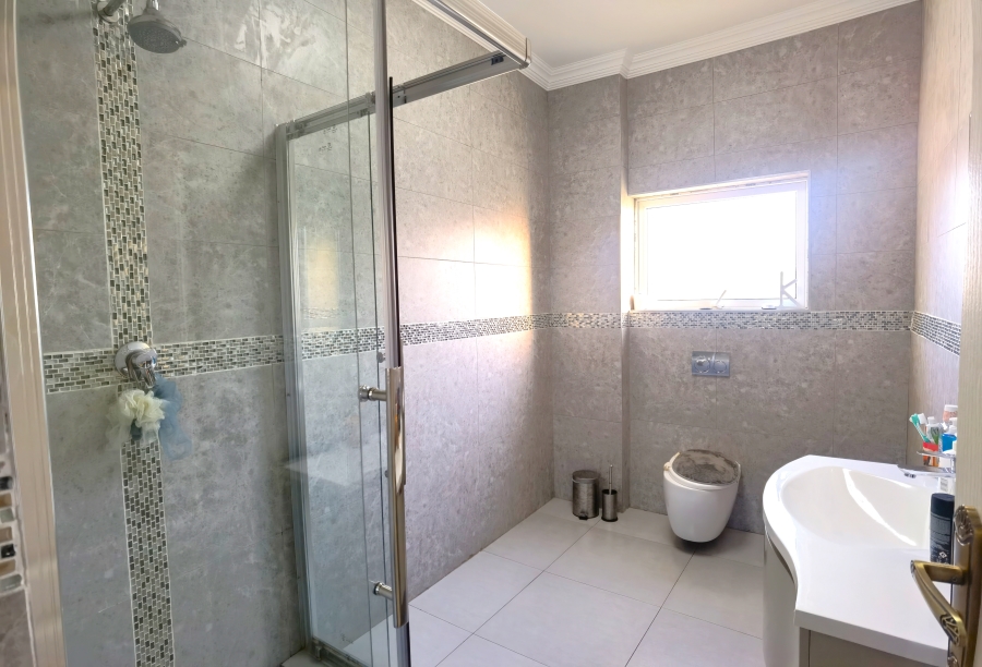 4 Bedroom Property for Sale in Blue Valley Golf Estate Gauteng
