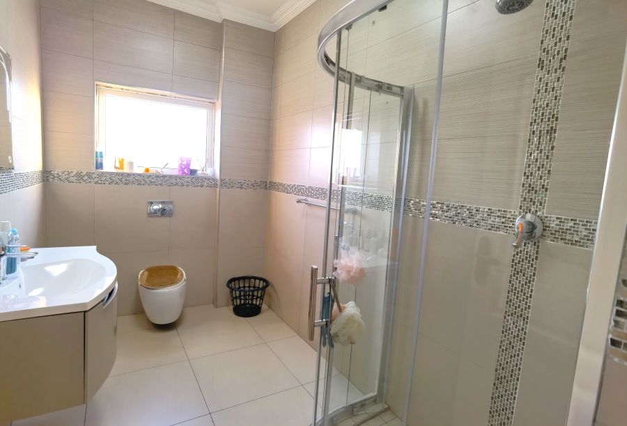 4 Bedroom Property for Sale in Blue Valley Golf Estate Gauteng