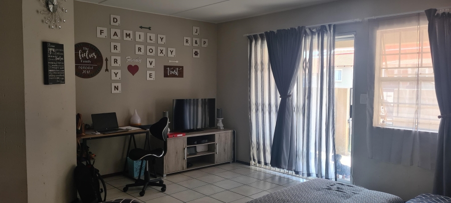 2 Bedroom Property for Sale in Rynfield A H Gauteng