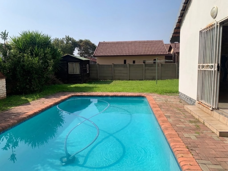 3 Bedroom Property for Sale in Vanderbijlpark SE 6 Gauteng