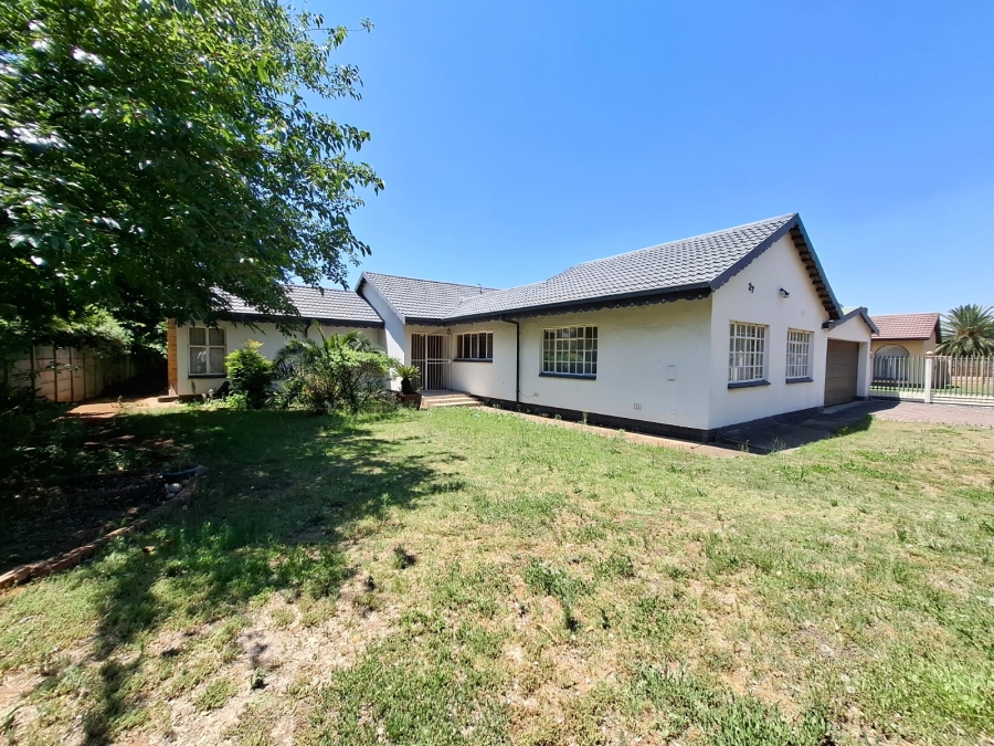 3 Bedroom Property for Sale in Vanderbijlpark SE 6 Gauteng