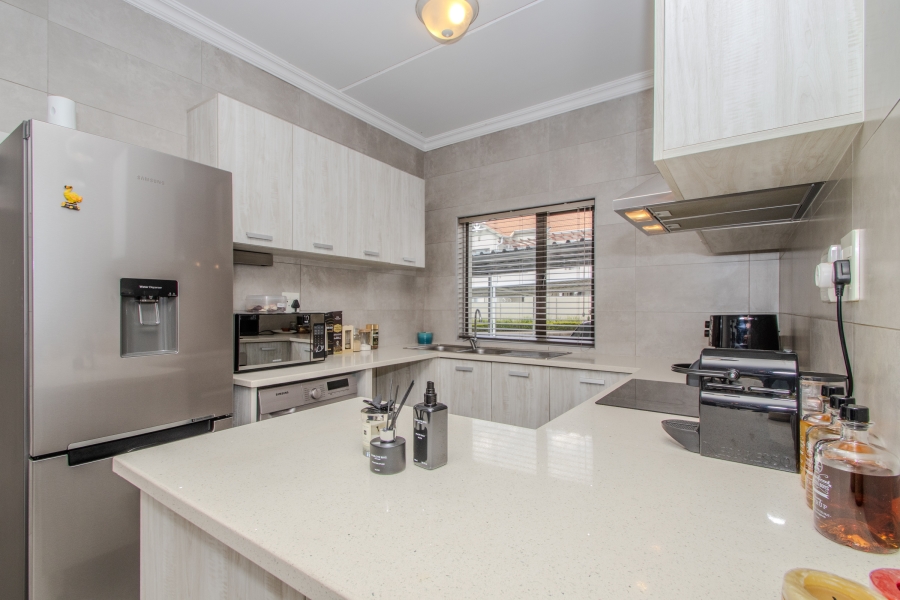 2 Bedroom Property for Sale in Broadacres Gauteng