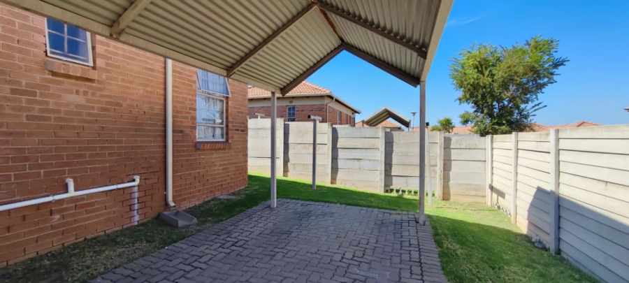 2 Bedroom Property for Sale in Thatch Hill Estate Gauteng