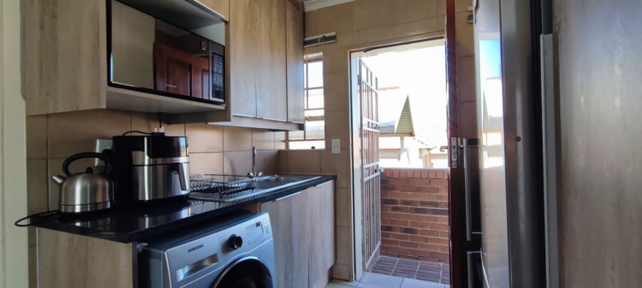 2 Bedroom Property for Sale in Thatch Hill Estate Gauteng