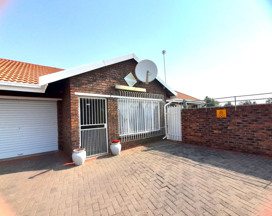3 Bedroom Property for Sale in Arcon Park Gauteng