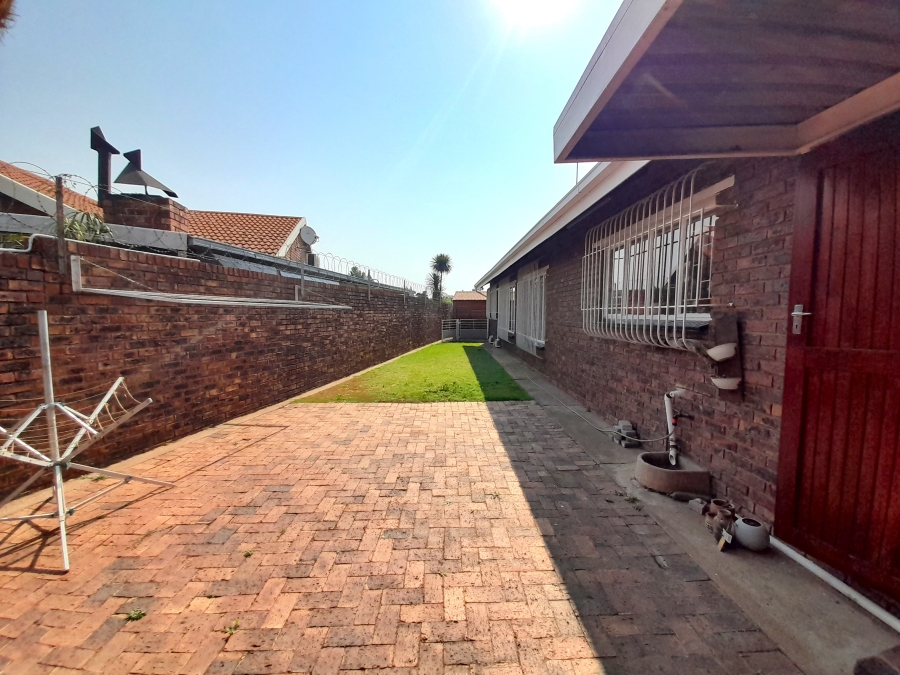 3 Bedroom Property for Sale in Arcon Park Gauteng