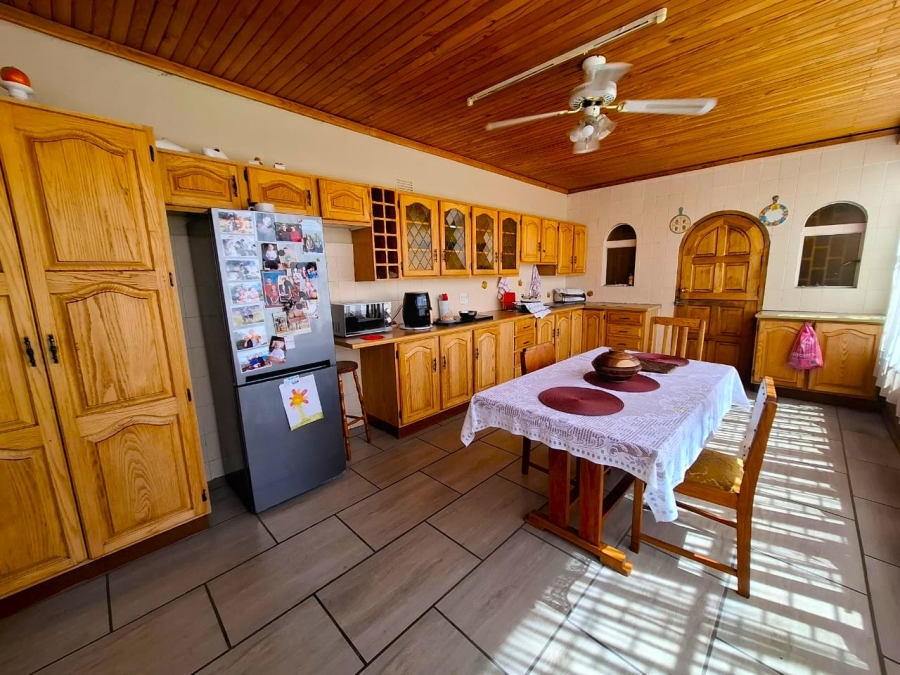 7 Bedroom Property for Sale in Mooilande Gauteng