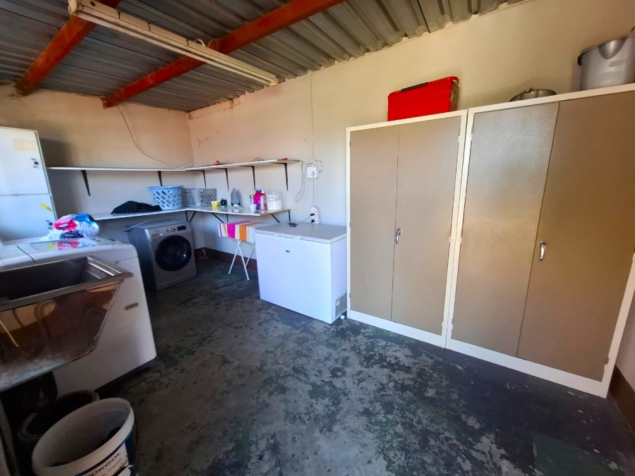7 Bedroom Property for Sale in Mooilande Gauteng