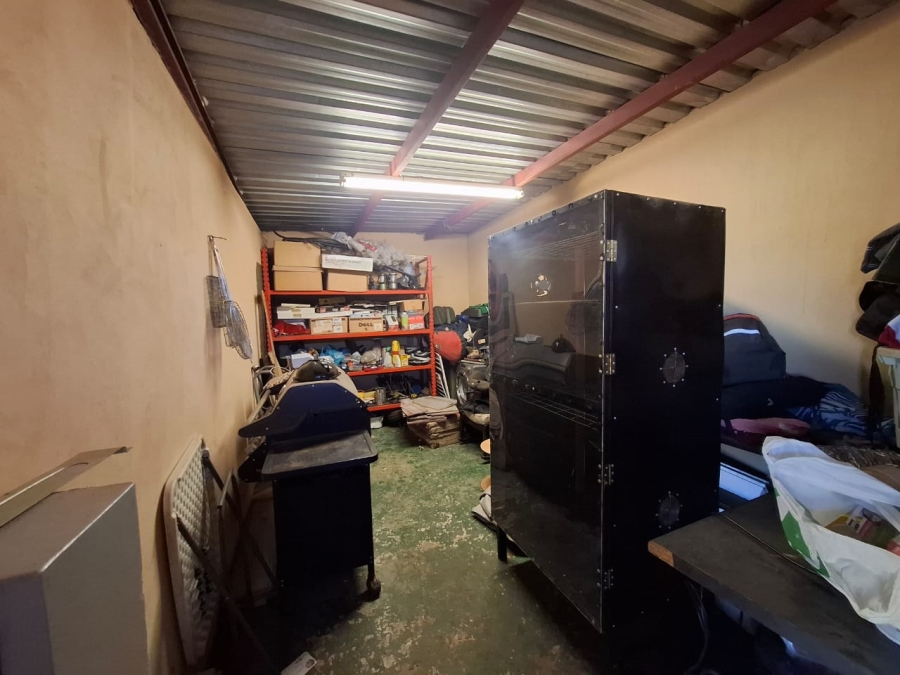7 Bedroom Property for Sale in Mooilande Gauteng